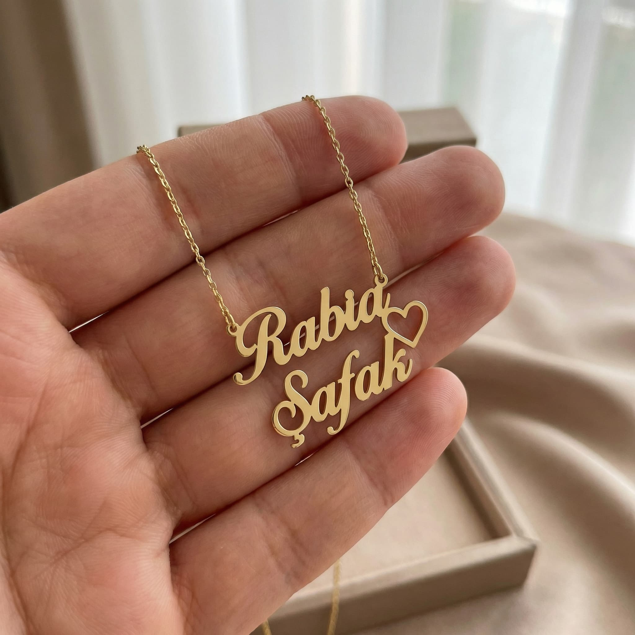 Kalp Detaylı İki İsimli 925 Ayar Gümüş Kolye